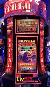 A Ascensão dos Esportes Eletrônicos: Um Novo Paradigma no Entretenimento